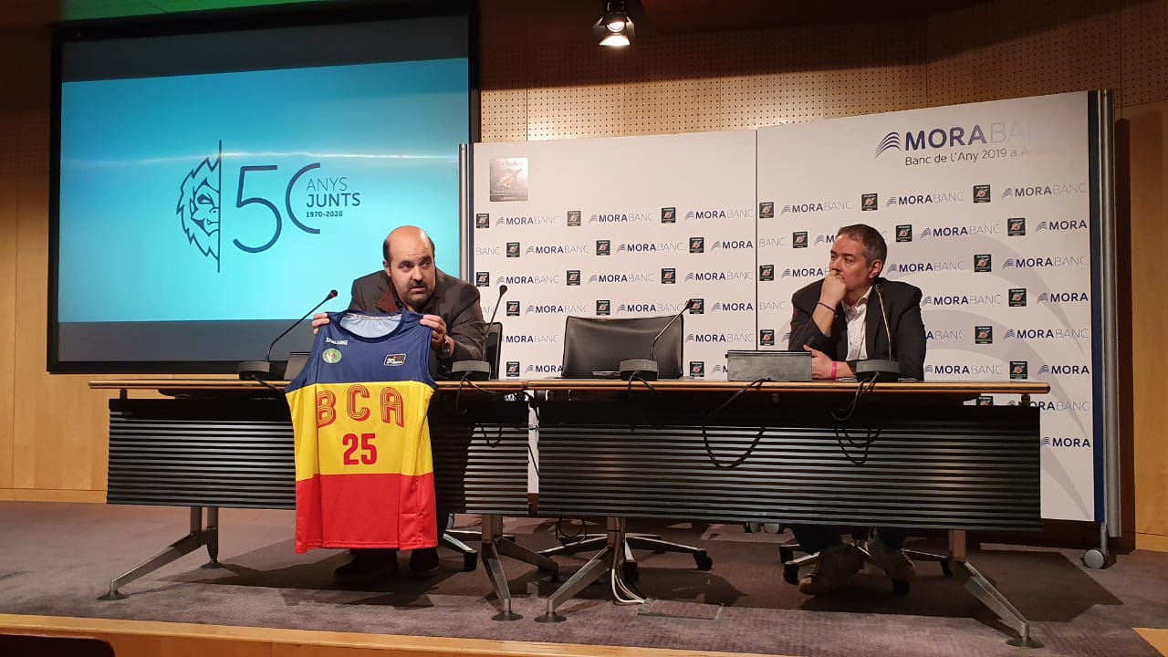 Presentació de la nova imatge corporativa i la samarreta commemorativa