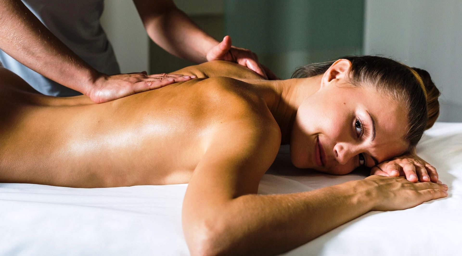 Massatge a les instal·lacions de Caldea.