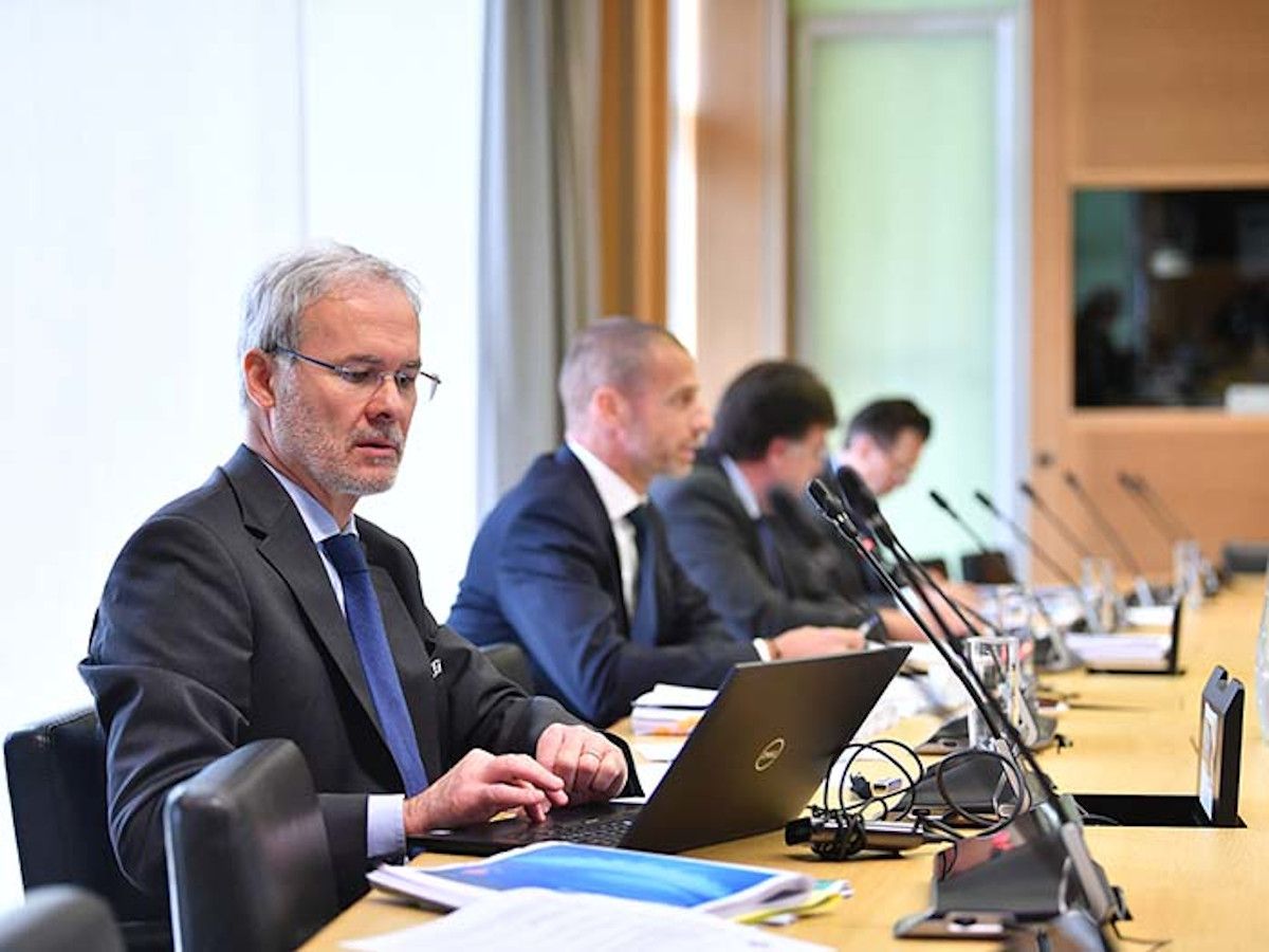 Un instant de la reunió telemàtica de la UEFA.