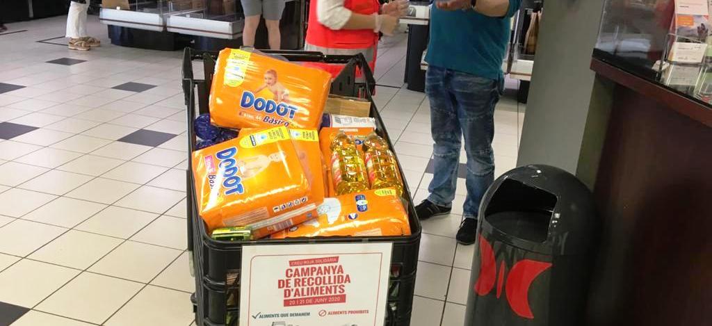 Un carret amb productes aquest dissabte en un centre comercial d'Andorra la Vella.