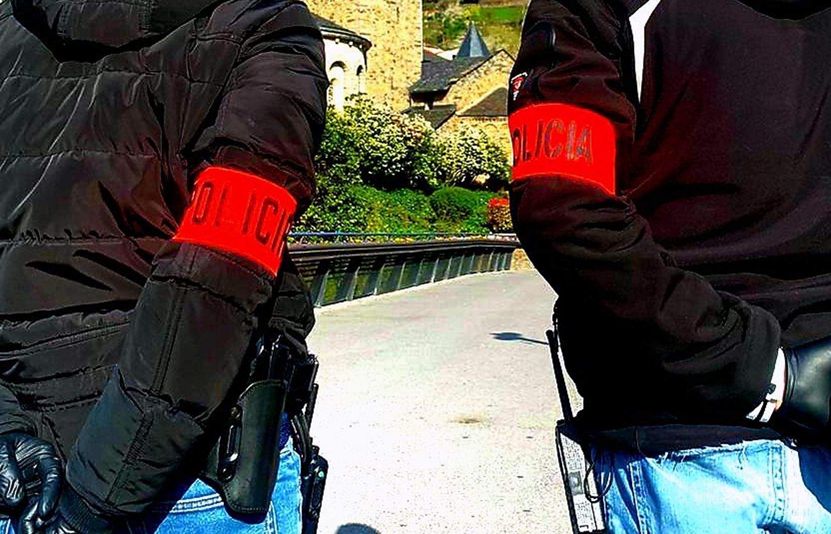 Les detencions les han practicat agents de l'àrea de policia criminal. Les detencions les han practicat agents de l'àrea de policia criminal.