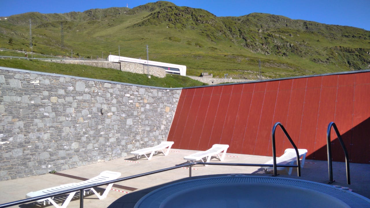 El solàrium del centre esportiu del Pas de la Casa.