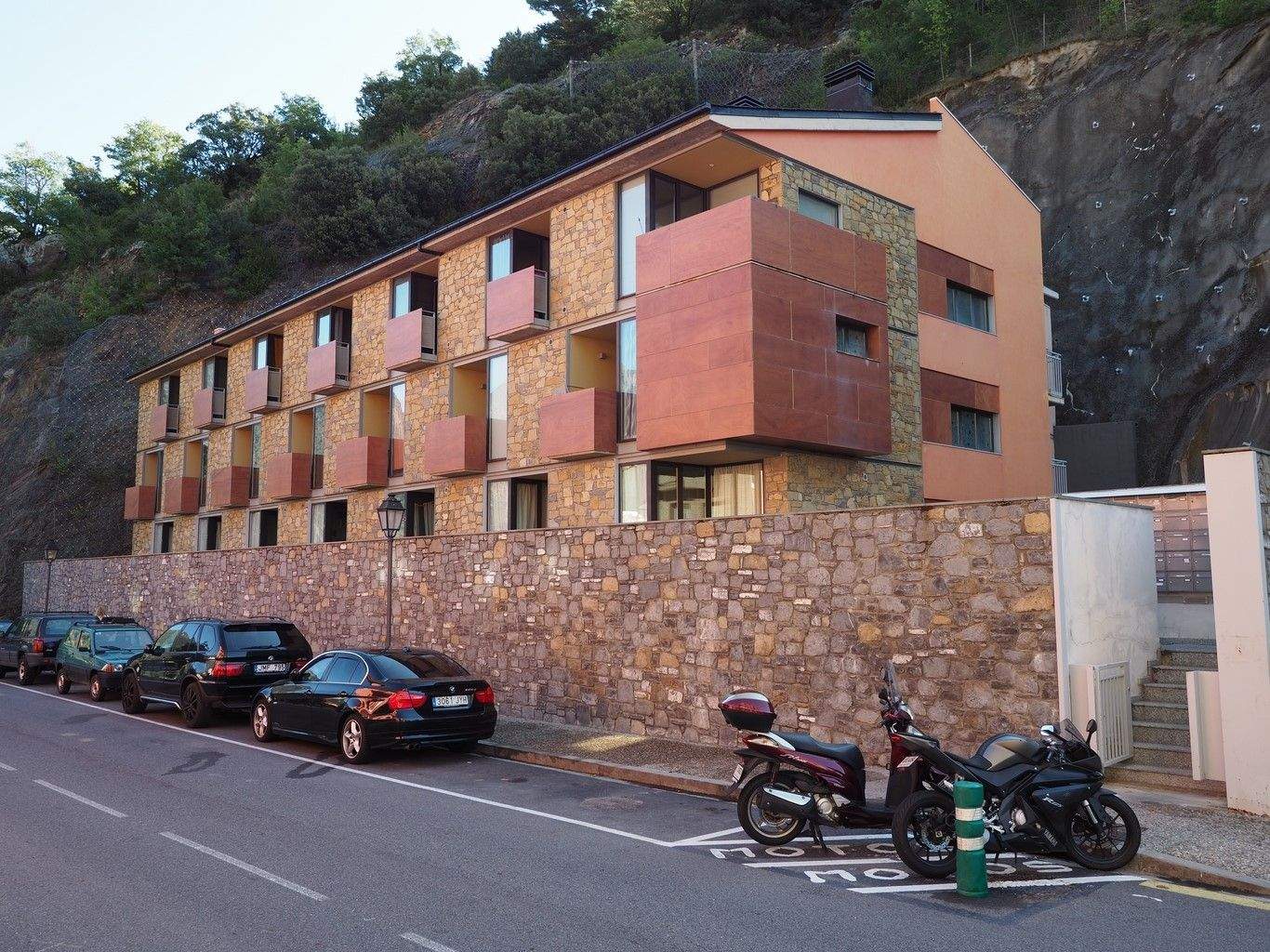 Un dels edificis Terres de Cibós.