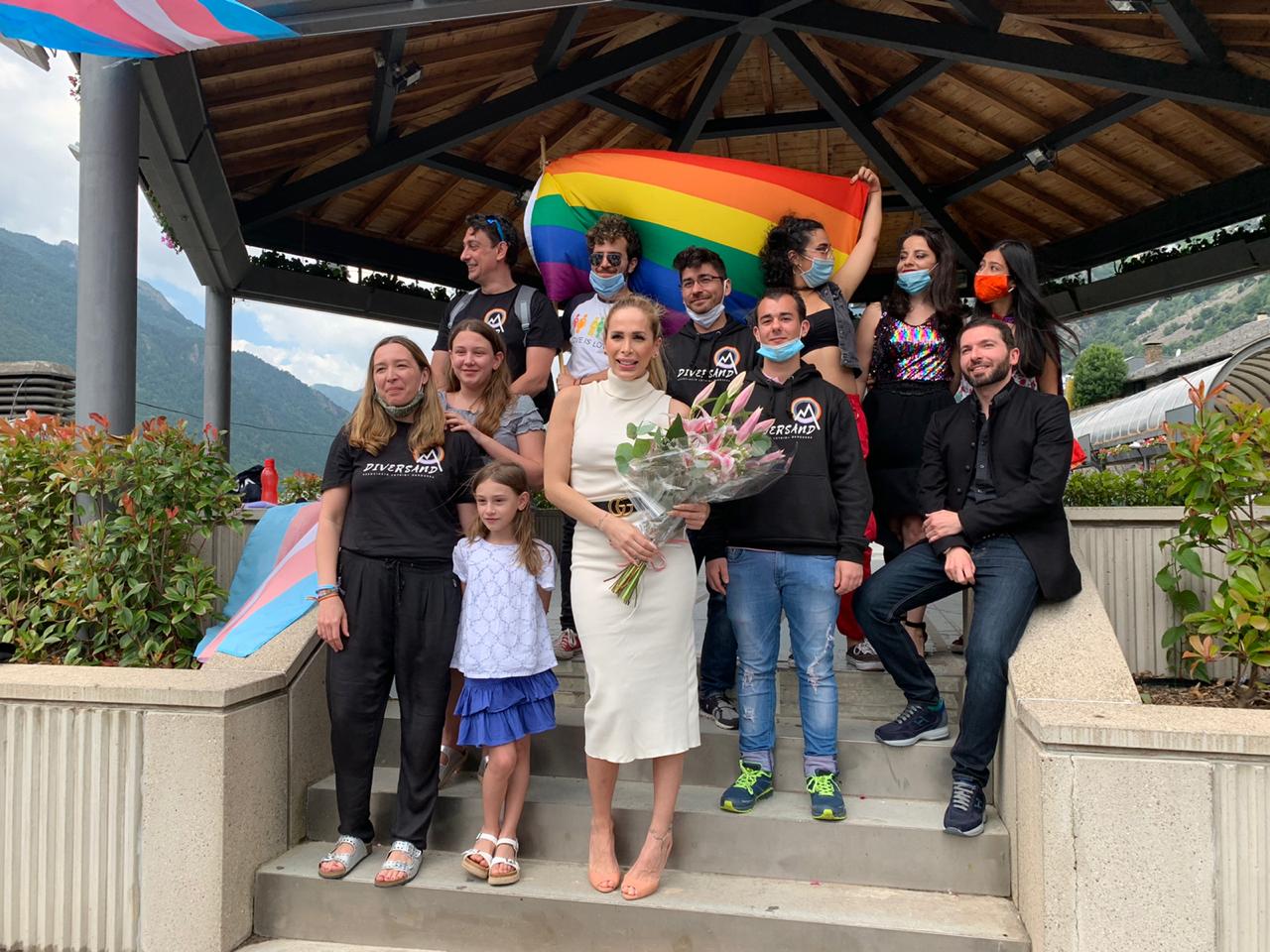 Foto de grup dels participants en l'acte del Dia de l'Orgull celebrat l'any passat.