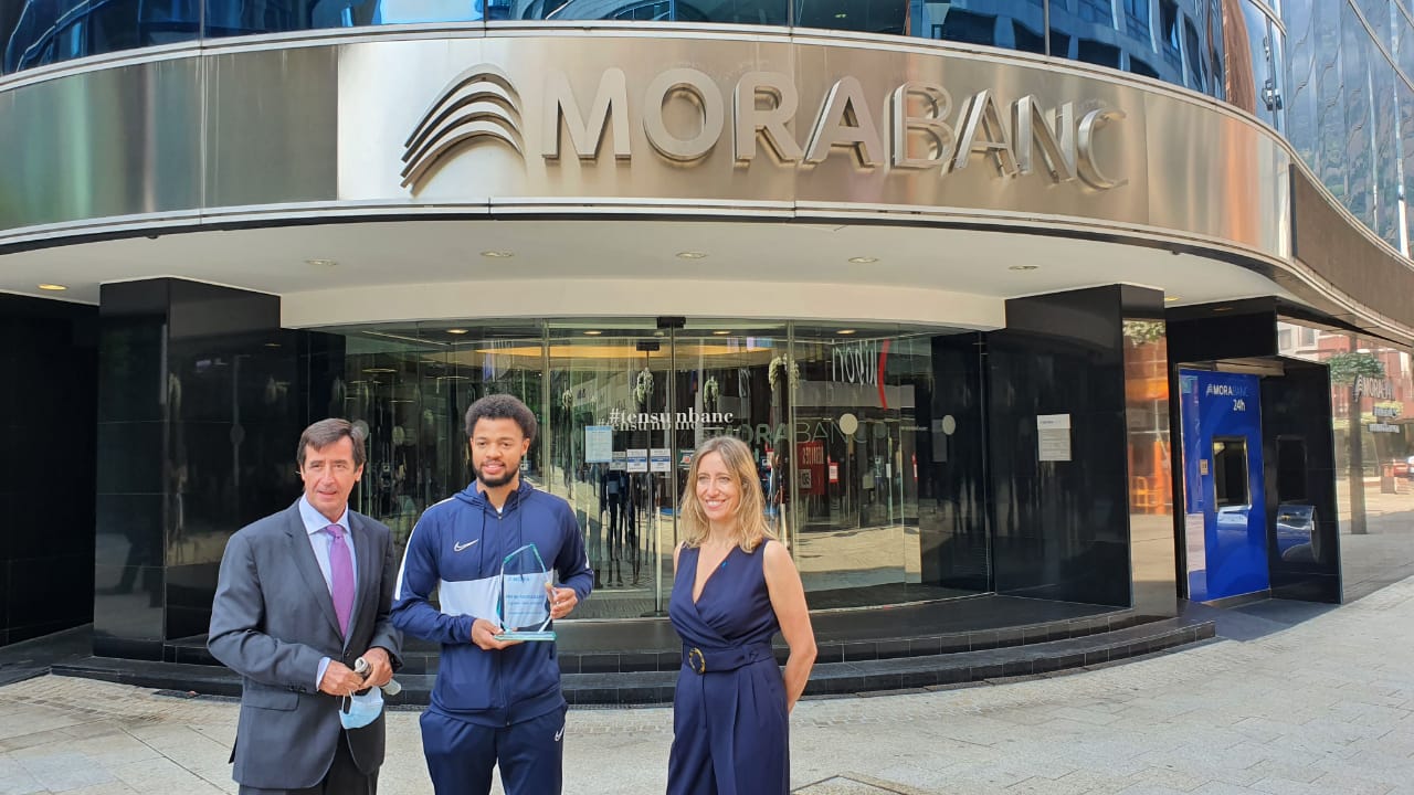 Clevin Hannah amb el Premi Morabanc 2019-2020