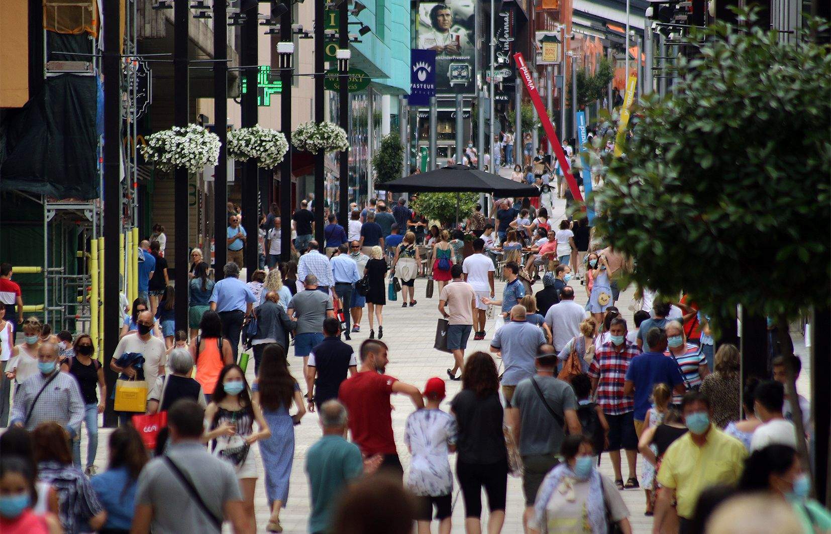 Afluència de visitants a l'eix comercial d'Andorra la Vella i Escaldes
