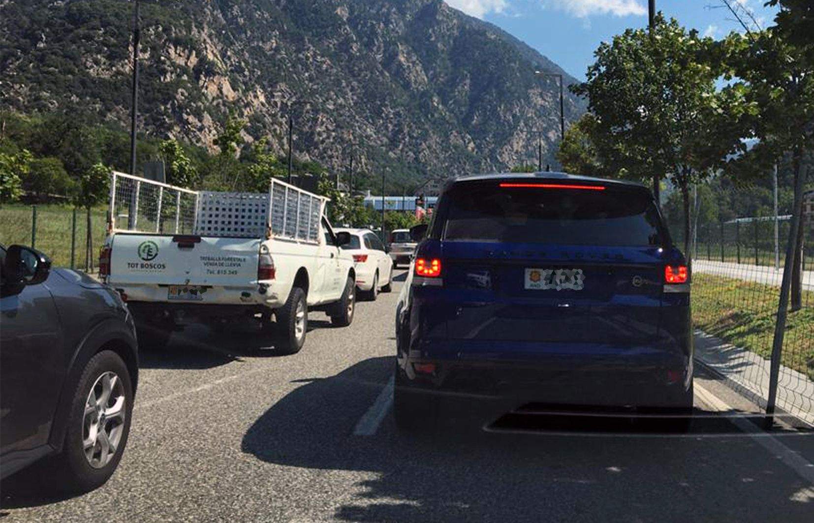 Cotxes en retenció a la Margineda.