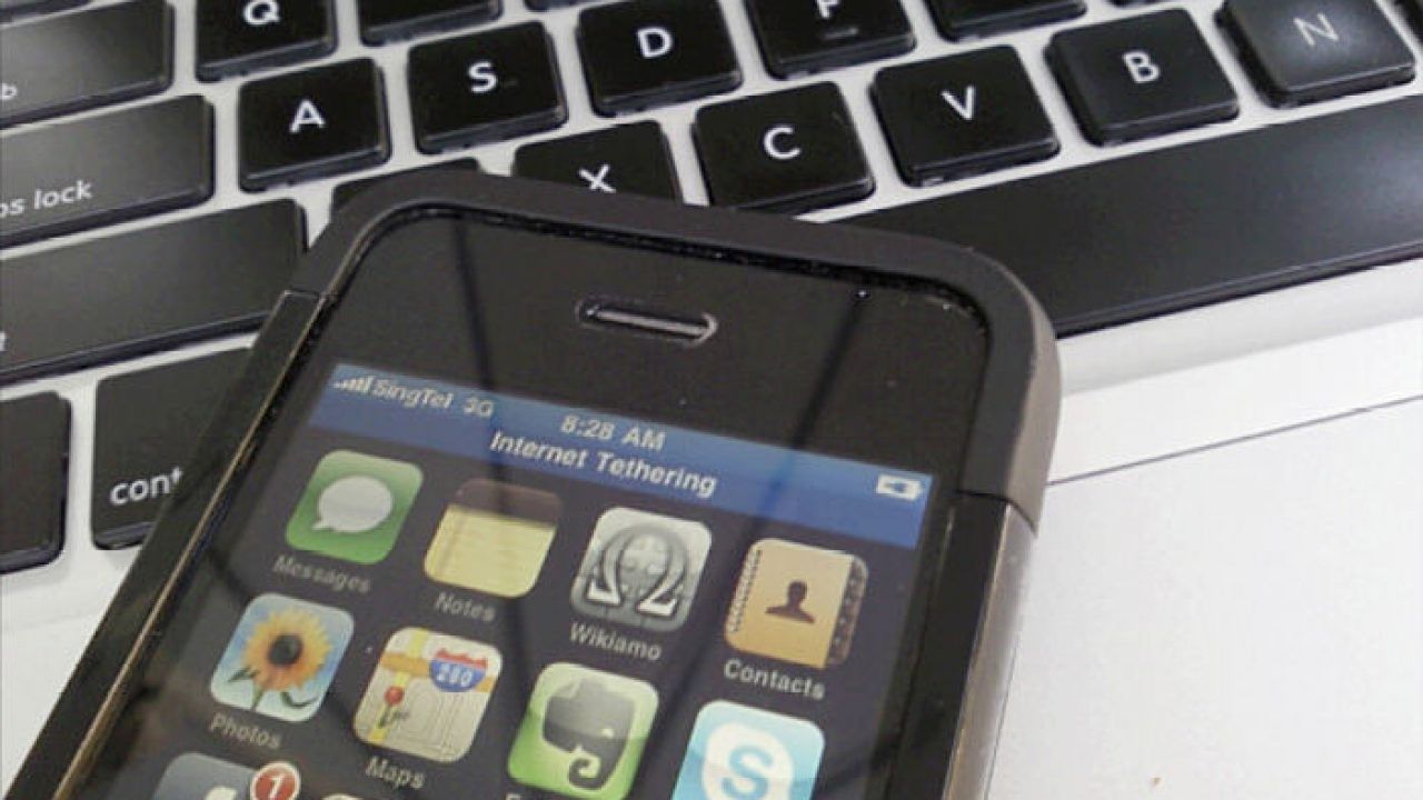 Un 94,6% de la població es connecta a Internet amb el mòbil.