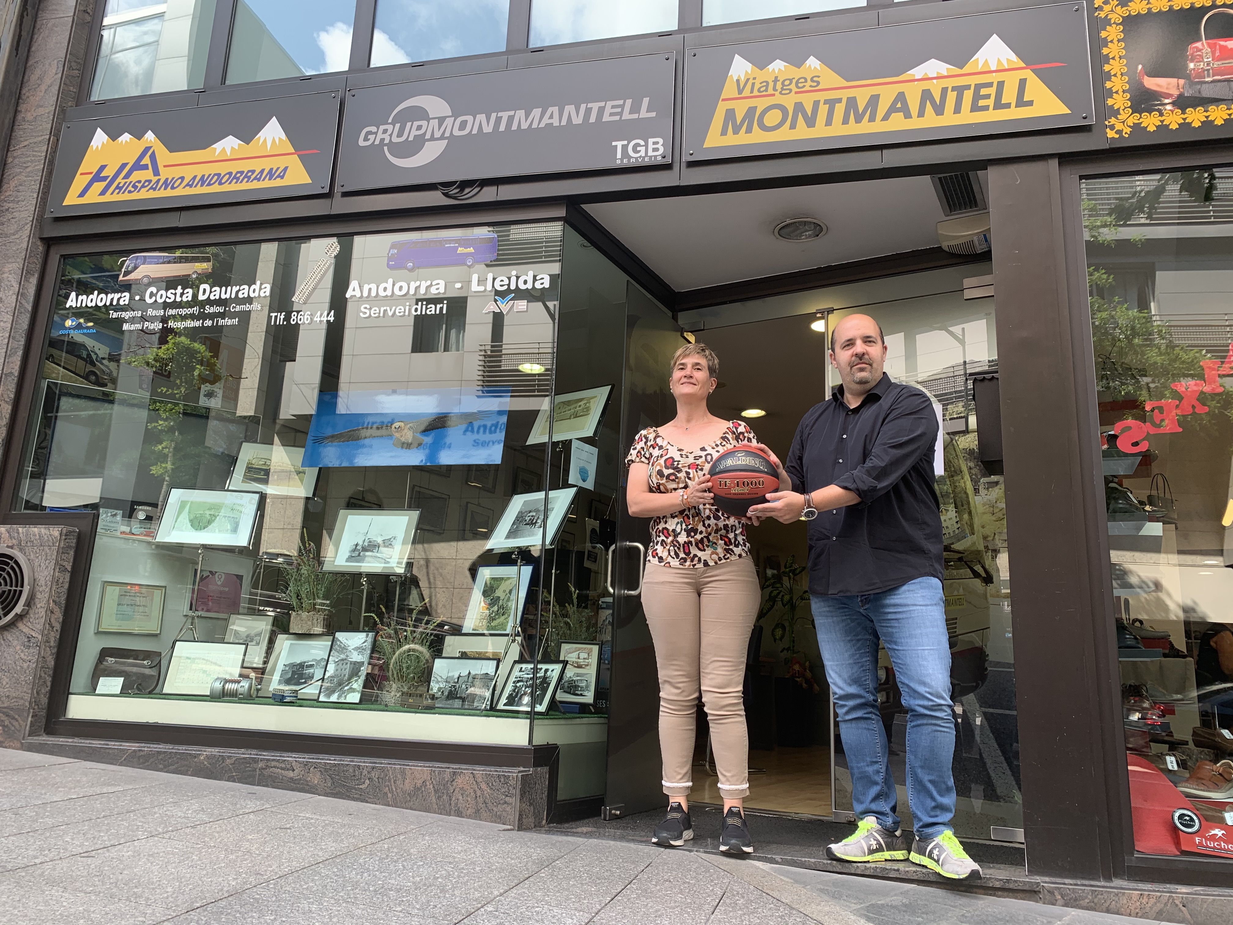 Pilar Buscall i Gorka Aixàs a la seu de Montmantell.