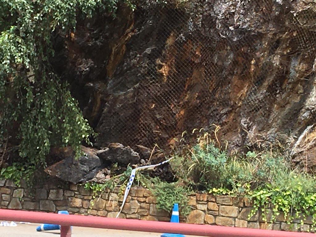 El despreniment de pedres a la CG1 a Aixovall.