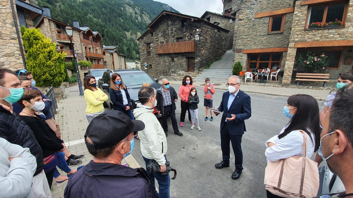 El cònsol major de Canillo amb els veïns de Ransol