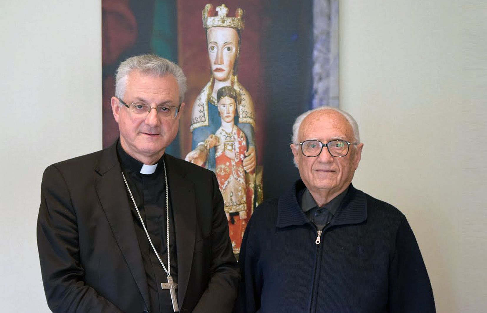 Mossèn Manuel Pal (a la dreta) acompanyat de l'arquebisbe d'Urgell, Joan-Enric Vives.