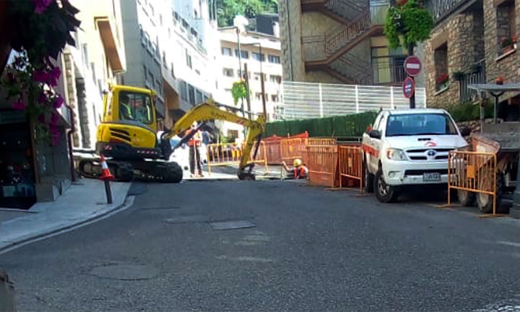 Una imatge de l'actuació, aquest migdia, al carrer Ciutat de Valls.