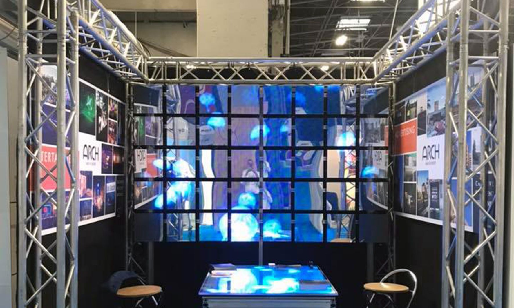 Un dels projectes d'Arch Led en ple muntatge.