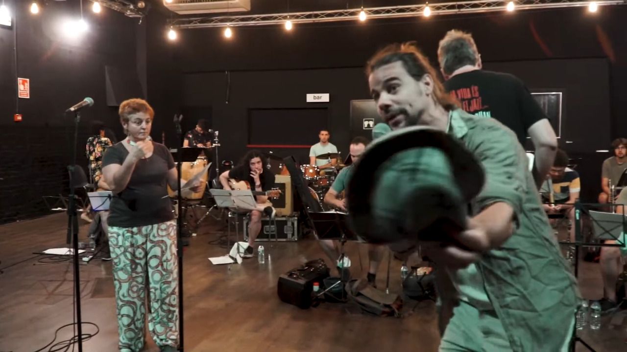 Nadal supervisa un dels assaigs per a l'espectacle.