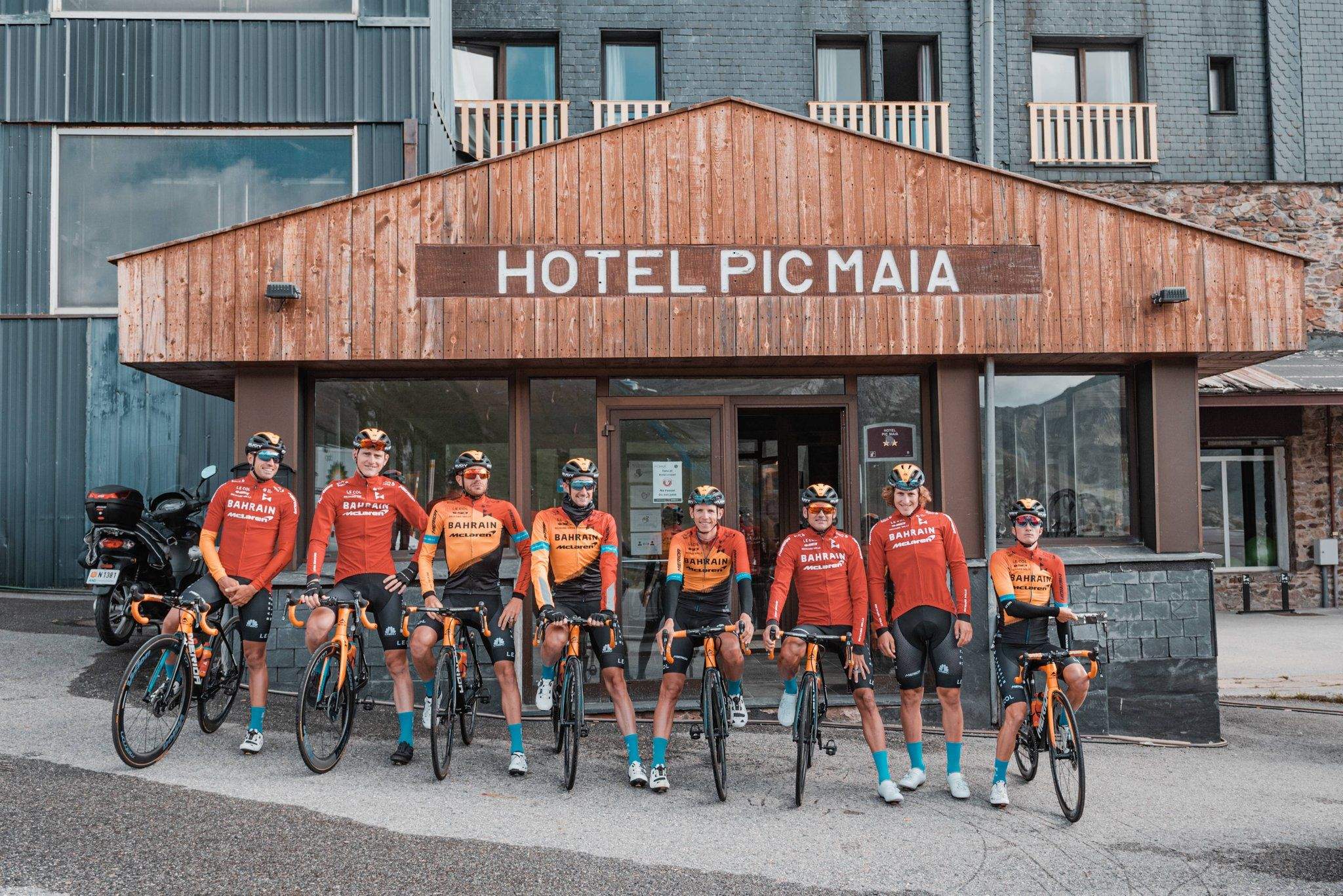 Els corredors del Bahrain-McLaren, al port d'Envalira.