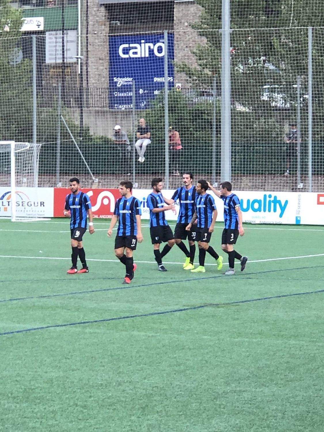 Els jugadors de l'Inter d'Escaldes celebren un dels gols.