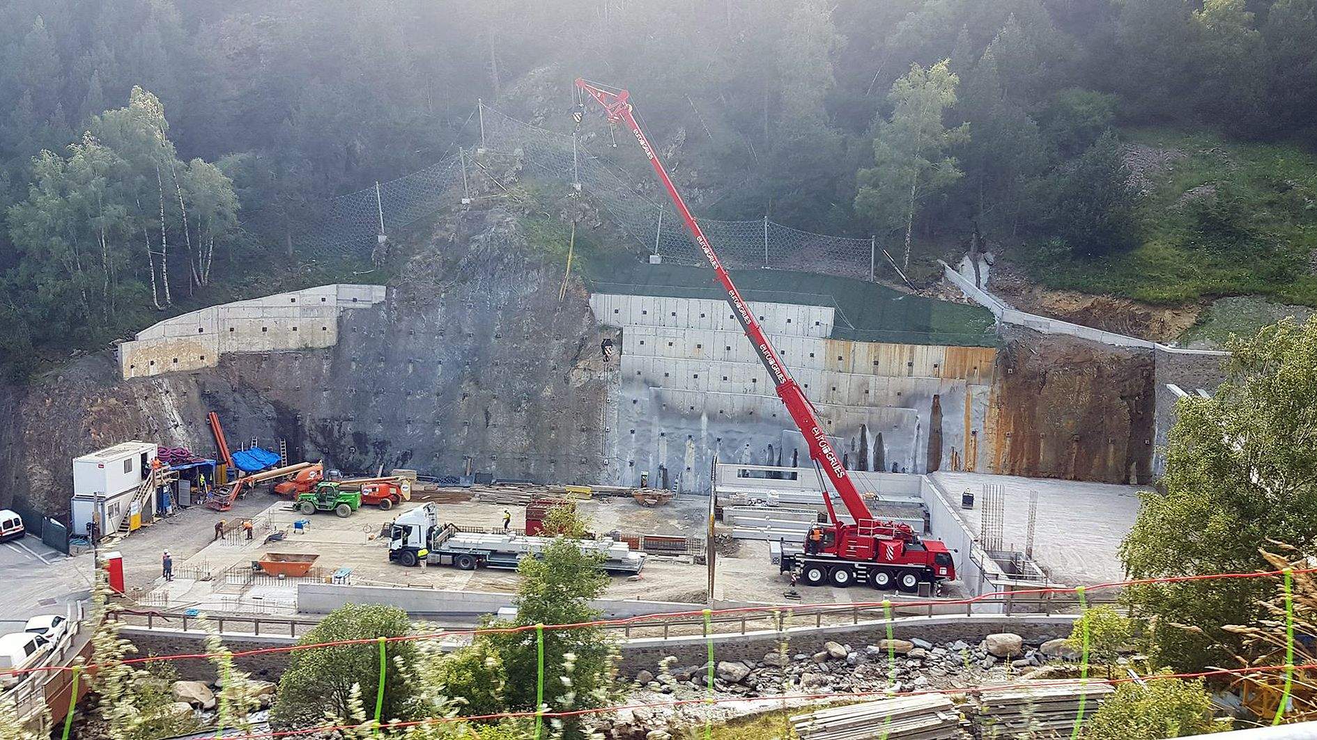 Estat actual de les obres de construcció de l'aparcament de Ransol.