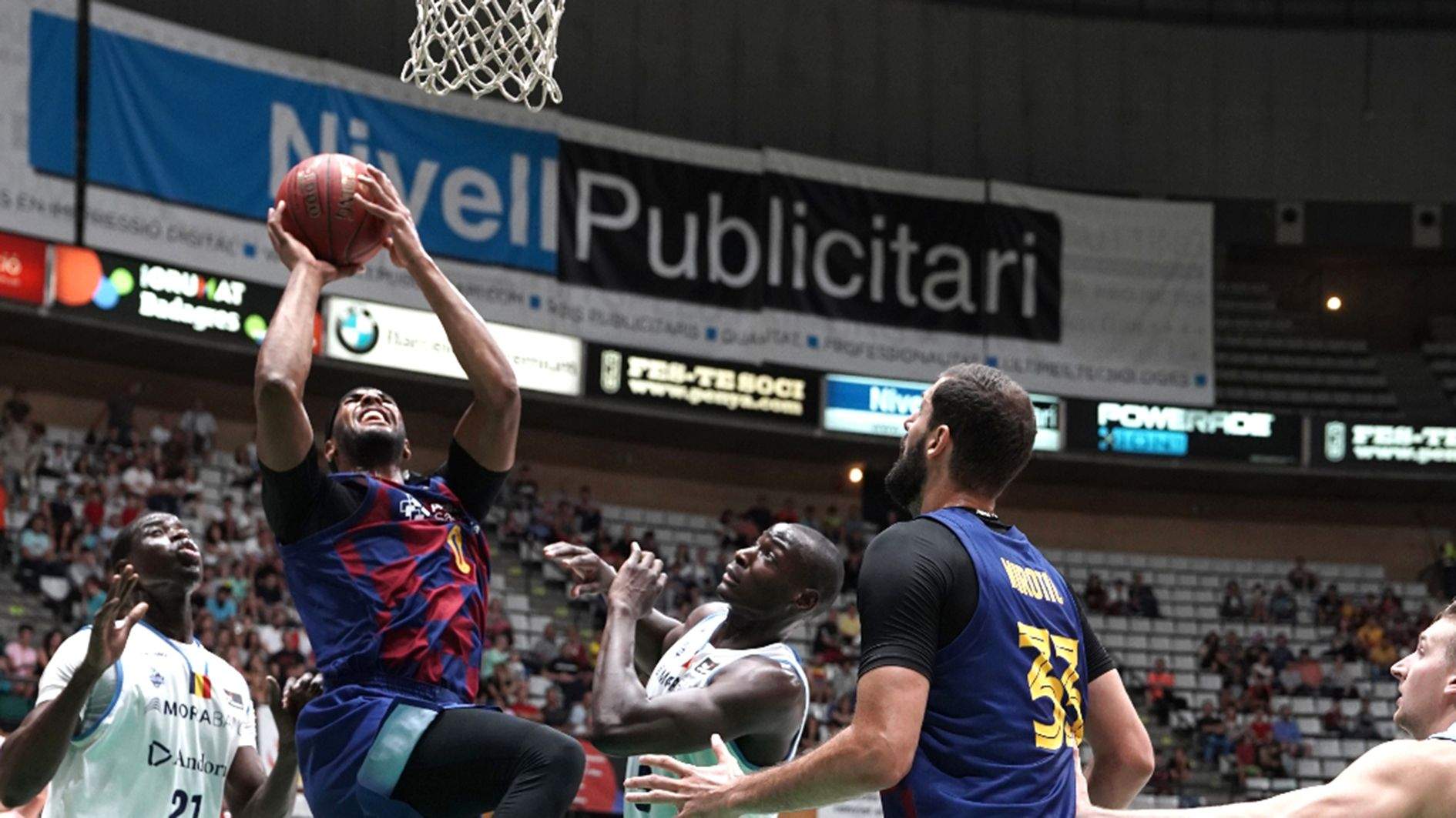 Una jugada de la darrera final entre el Barça i el MoraBanc (93-92 per als blaugrana).