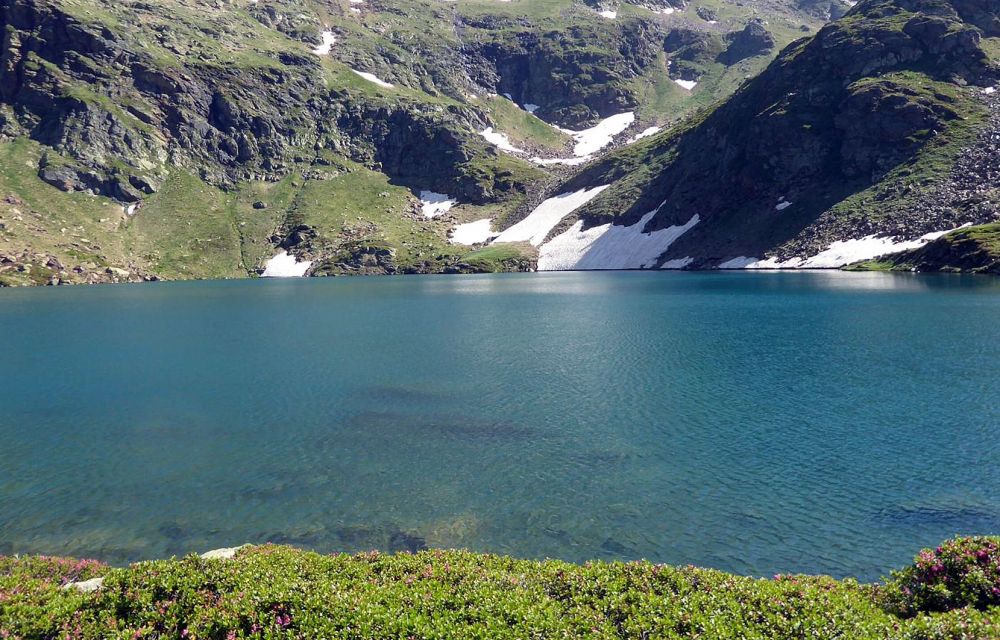 Una imatge de l'estany de Més Amunt.