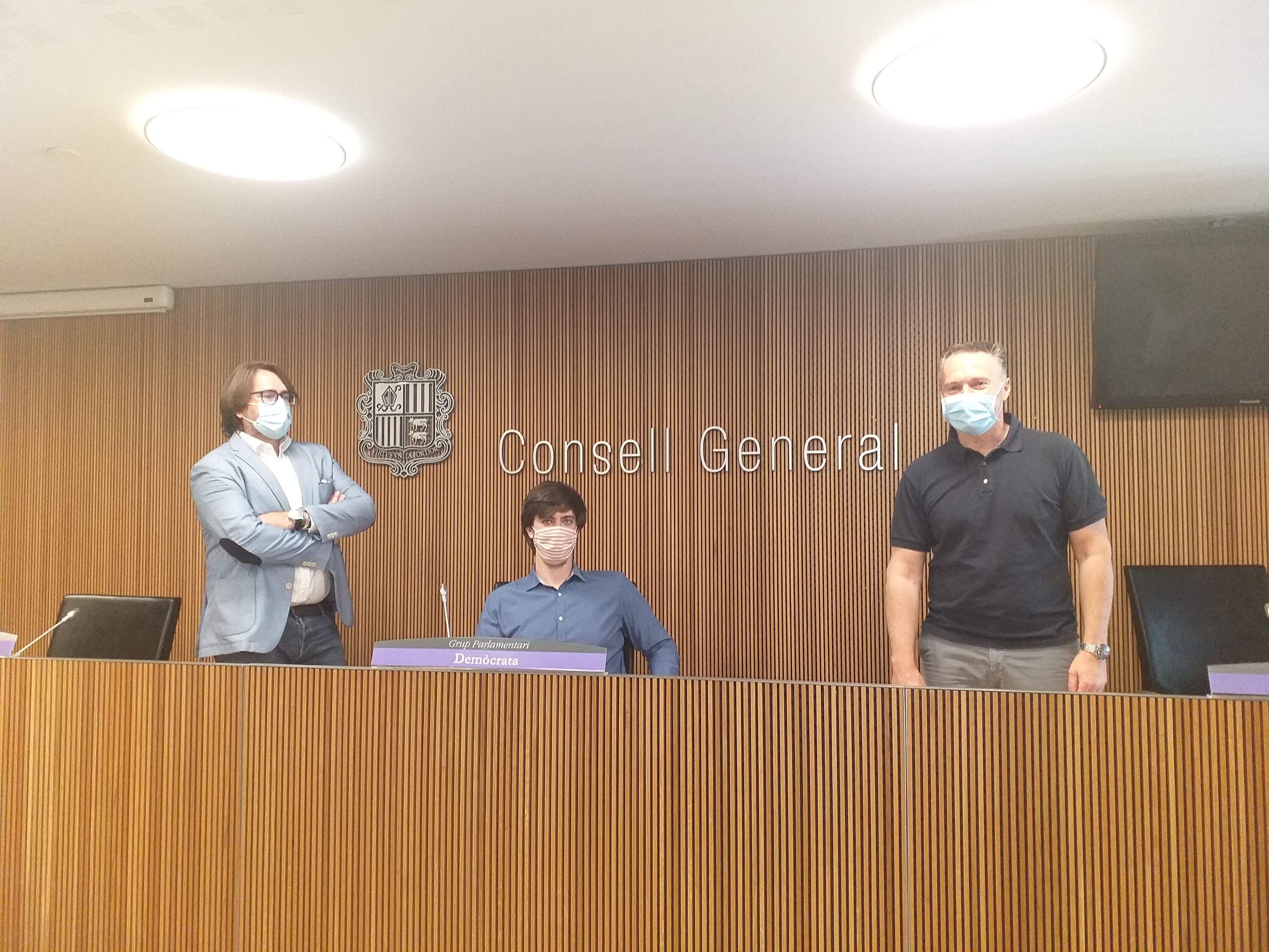 Naudi, Enseñat i Costa, en els instants previs a la roda de premsa.