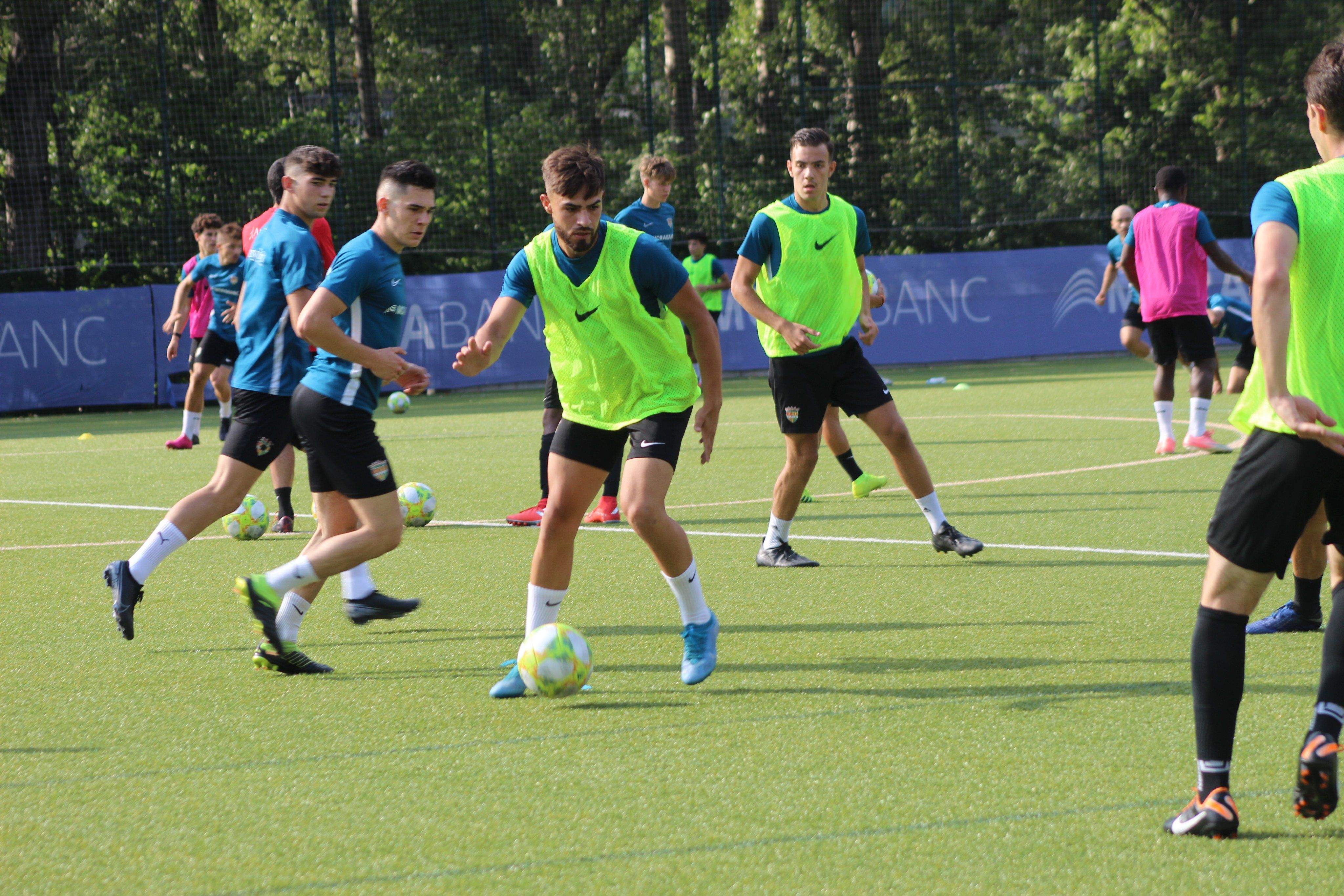 Alguns dels participants al Draft en acció aquest dissabte a Prada de Moles.