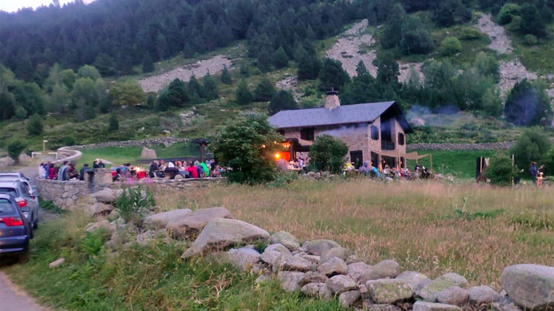 Una de les bordes que acullen actuacions musicals, en aquest cas a Incles.