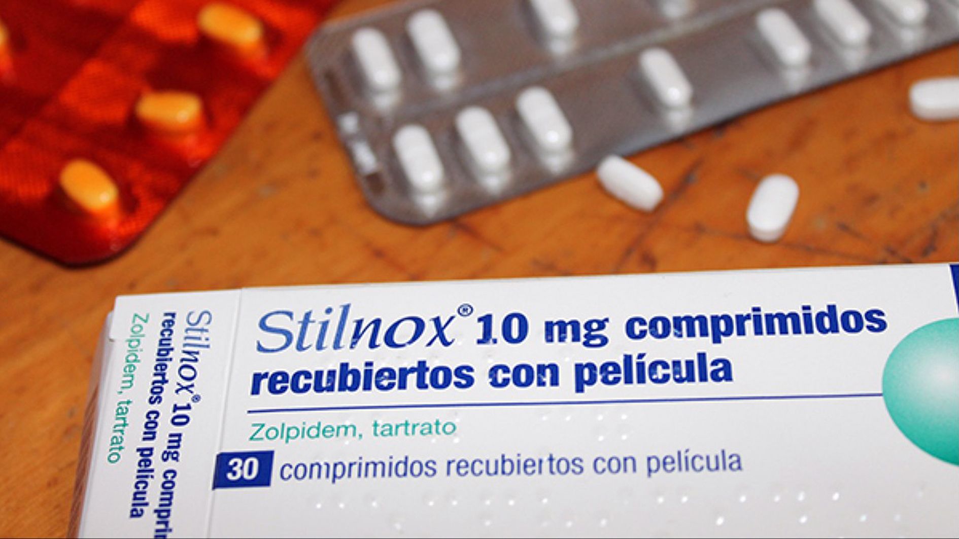 L'Stilnox és un dels molts fàrmacs que conté zolpidem. L'Stilnox és un dels molts fàrmacs que conté zolpidem.