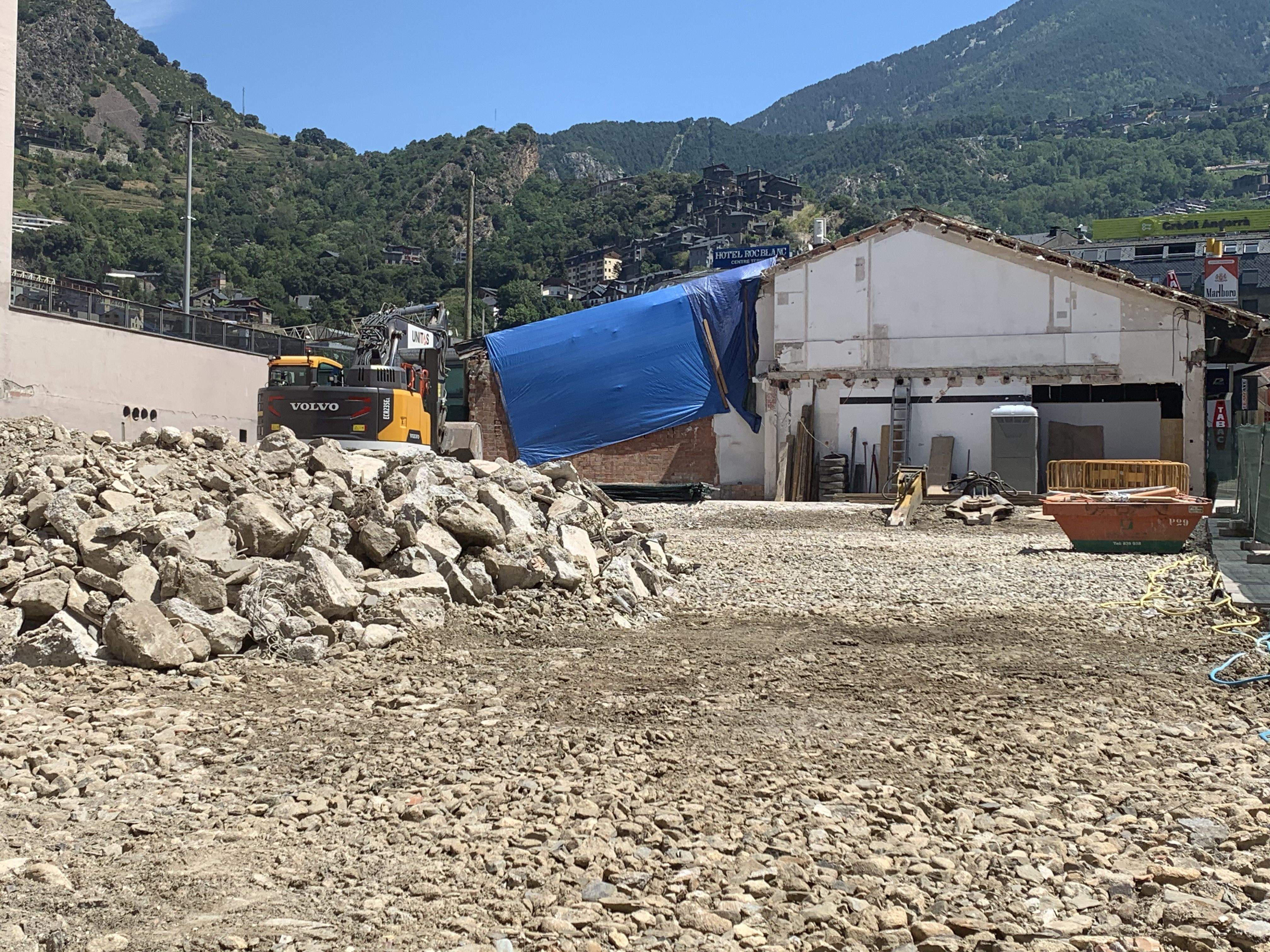 El terreny on hi havia les botigues Fusilé.