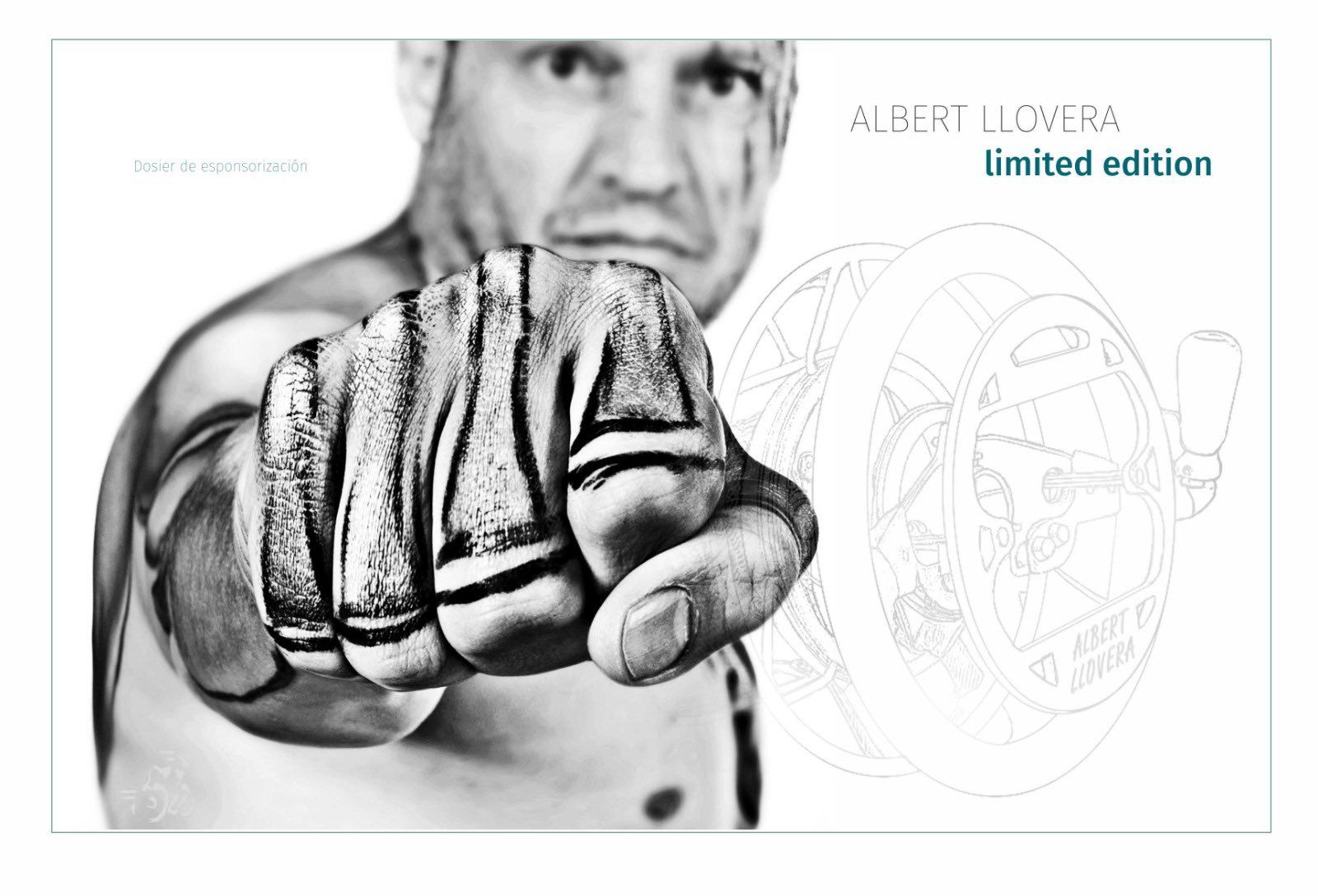 El pilot Albert Llovera, en la imatge que ha fet servir a les xarxes socials.