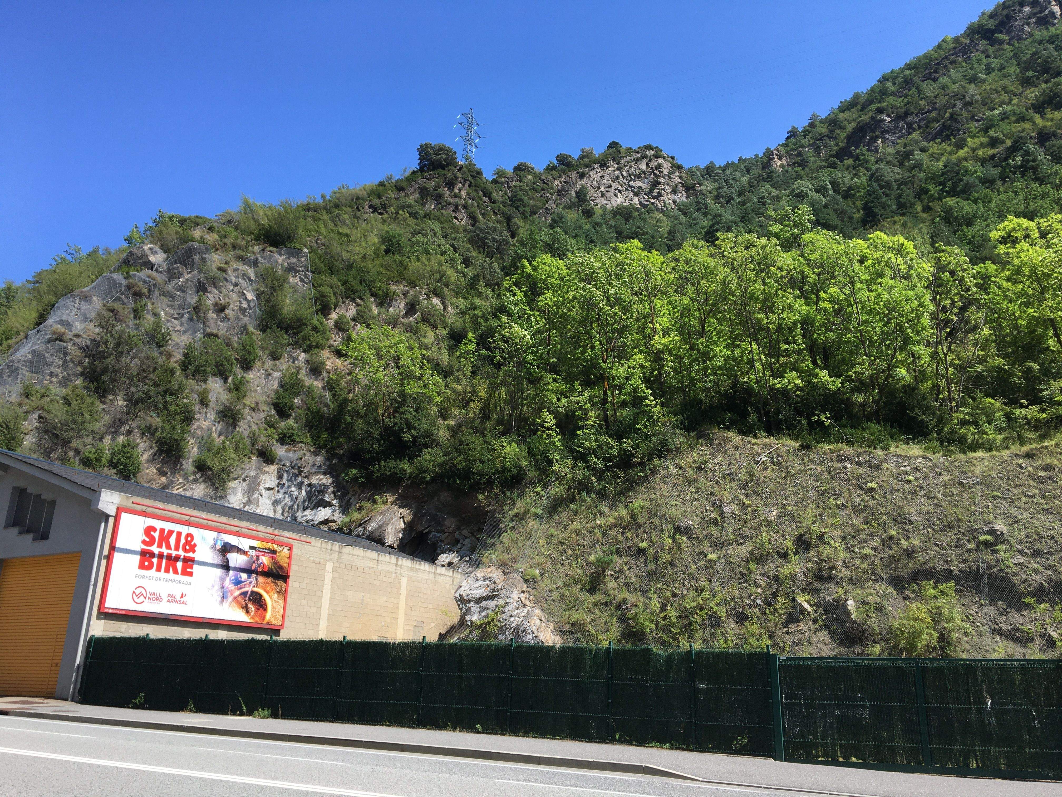Terreny on es construirà la deixalleria comunal de Sant Julià de Lòria.