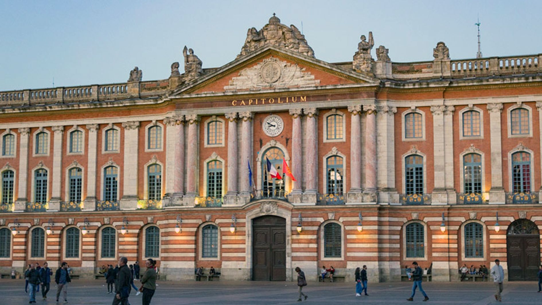 La decisió adoptada per la prefectura s'ha pres amb el consens de l'Ajuntament de Tolosa.