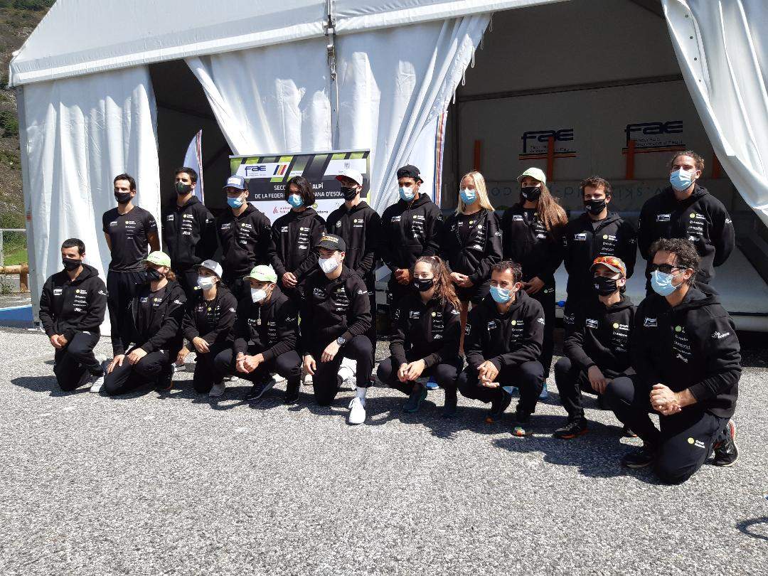 Els equips de la FAE.