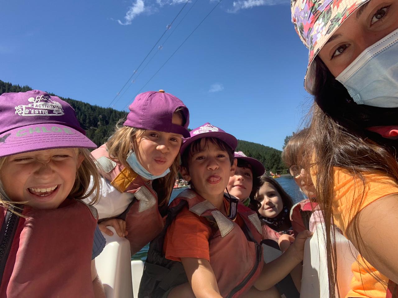 Infants en una excursió a la Massana.