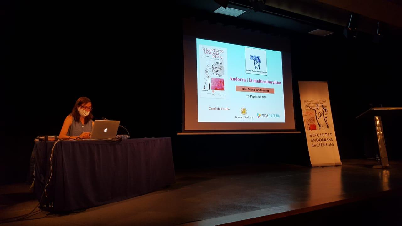 Marta Fonolleda presenta l'acte. Marta Fonolleda presenta l'acte.