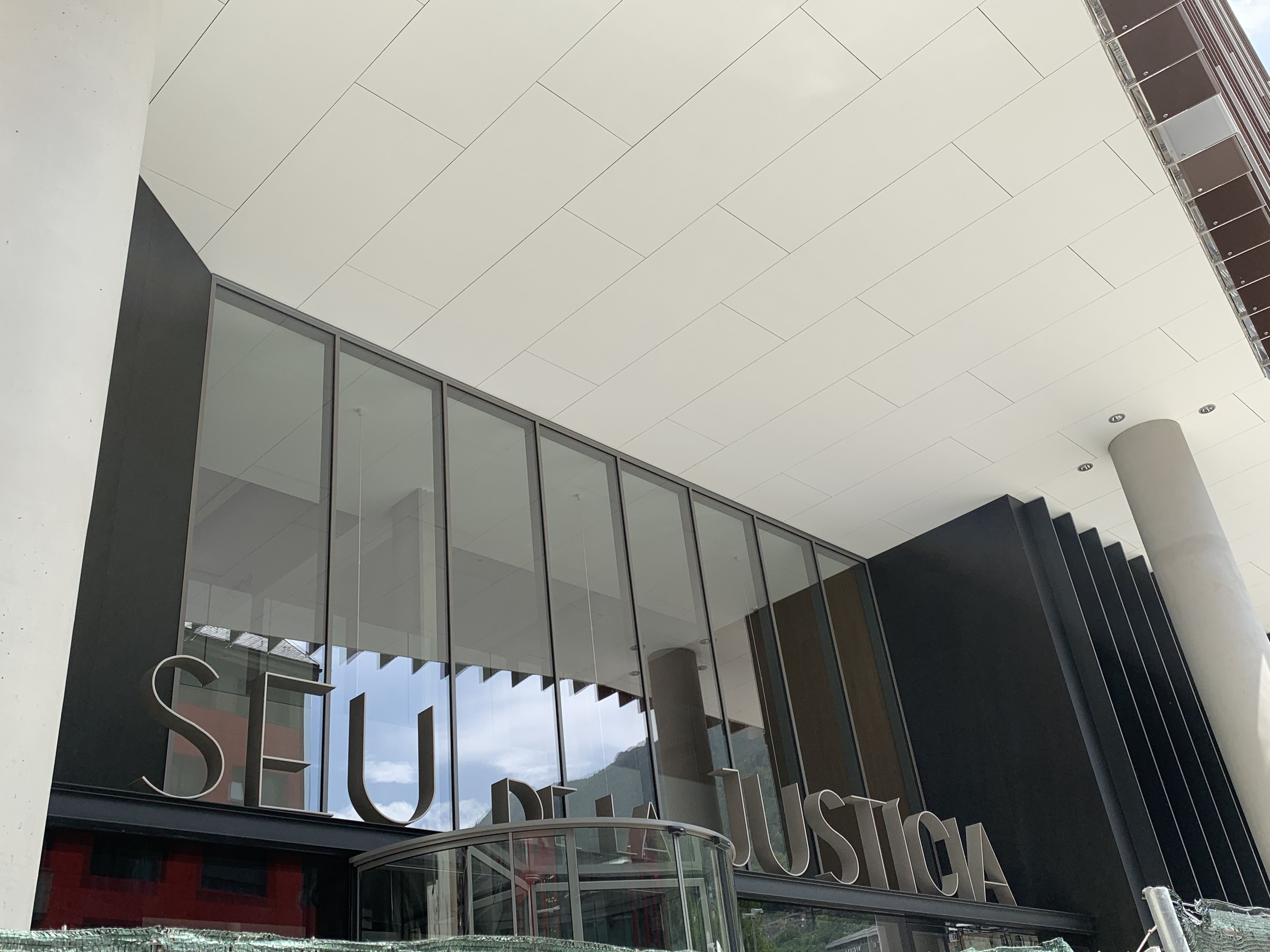 Façana de la Seu de la Justícia.