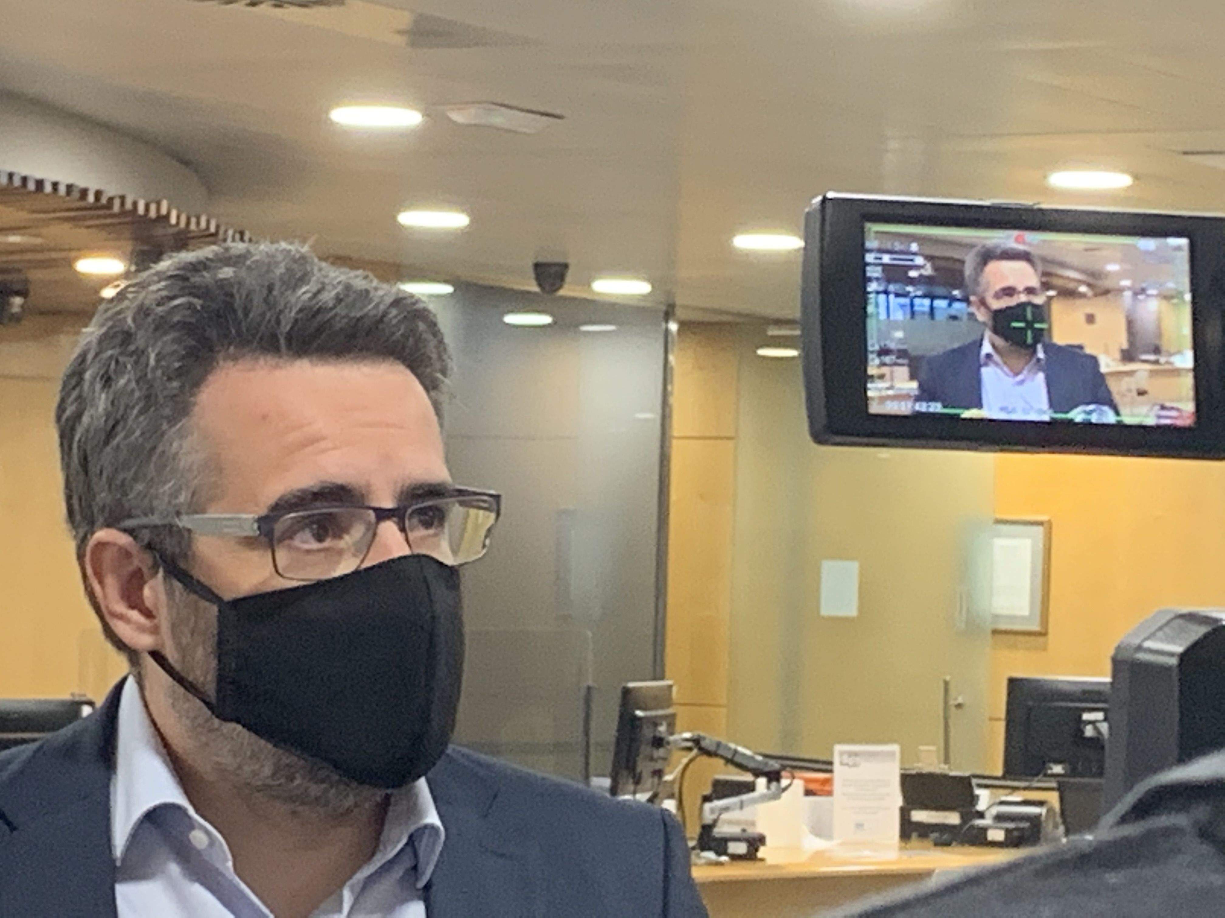 El ministre portaveu, Eric Jover, informant de les noves dades sanitàries actualitzades.