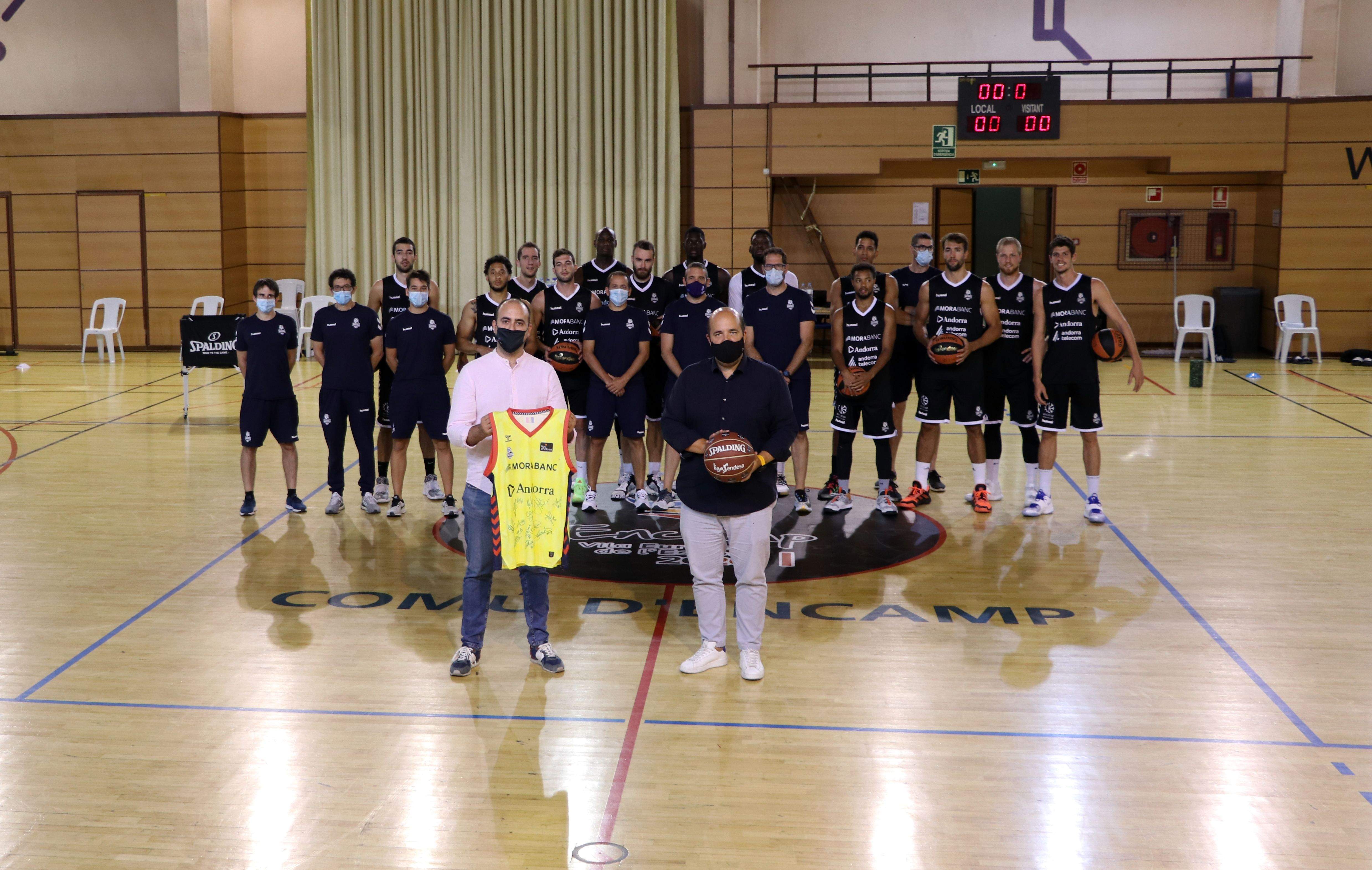 La recepció del BC MoraBanc Andorra al Pas de la Casa per part del comú d'Encamp