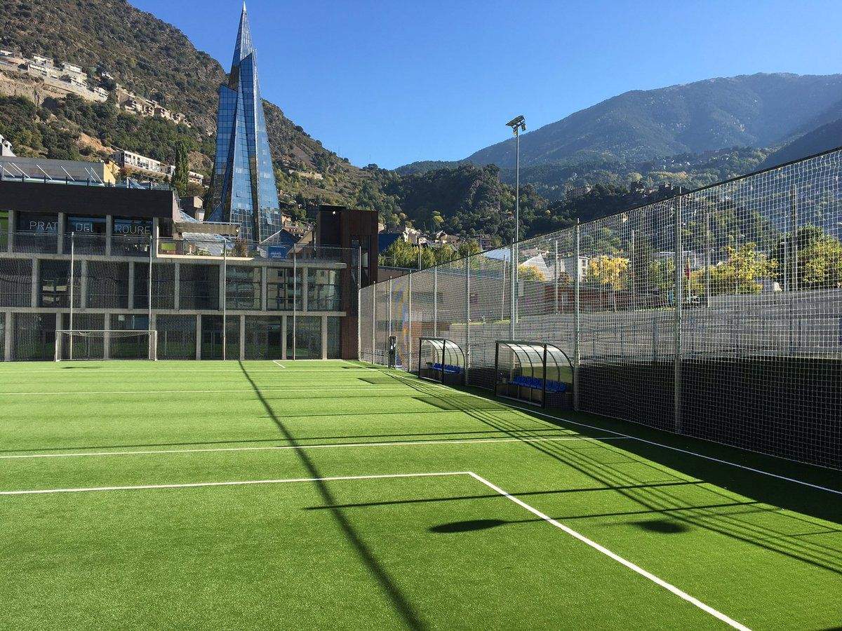 Instal·lacions esportives a Prat del Roure.