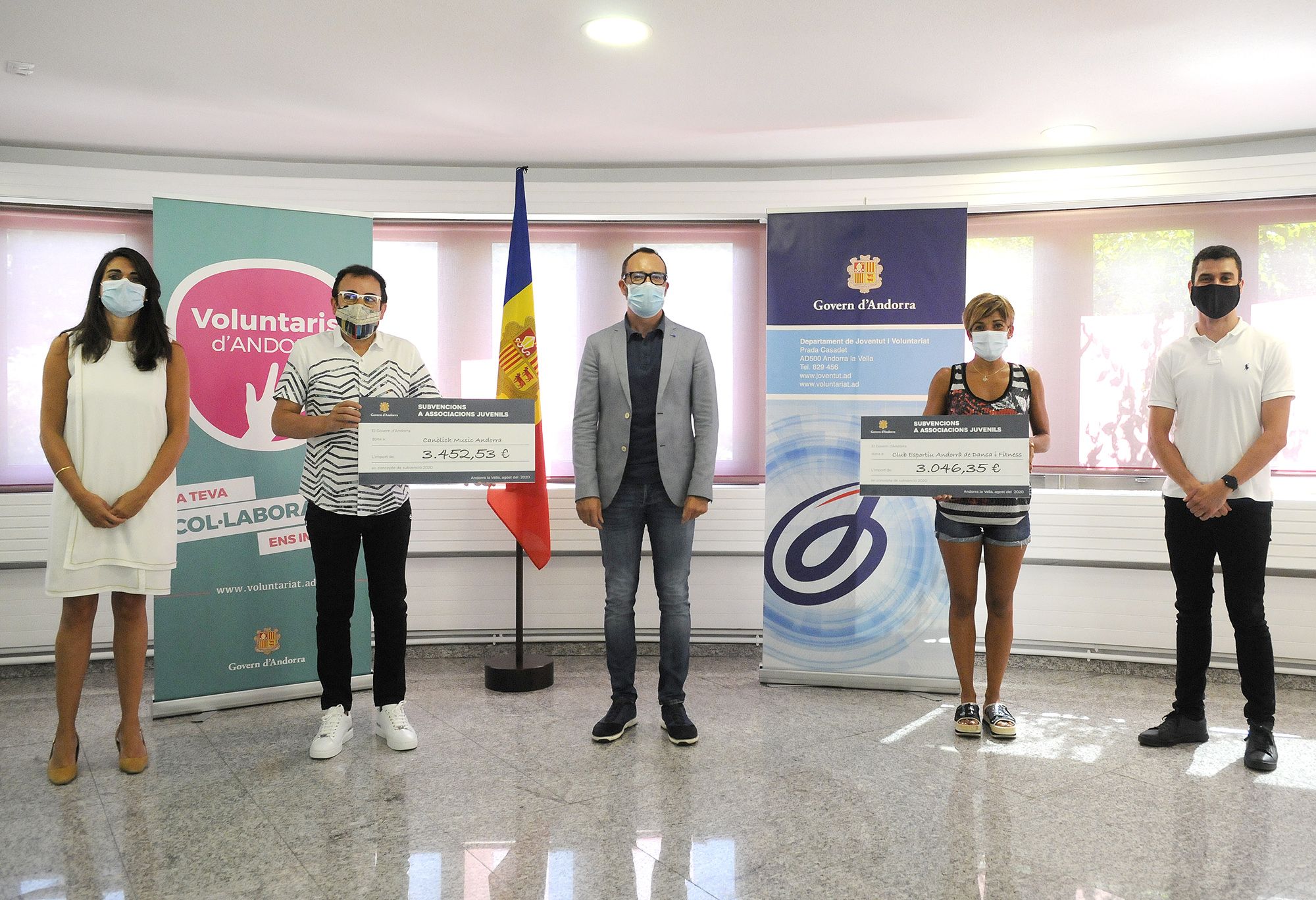 Lliurament dels xecs.