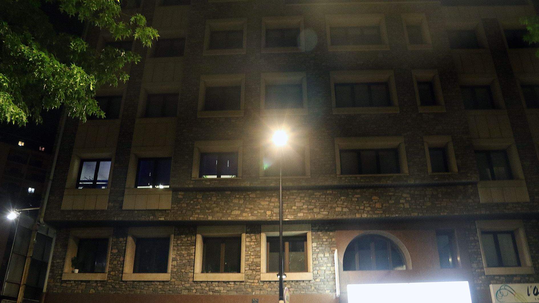 Els primers furts es van produir de matinada el 16 de juliol en un edifici del carrer Prat de la Creu.