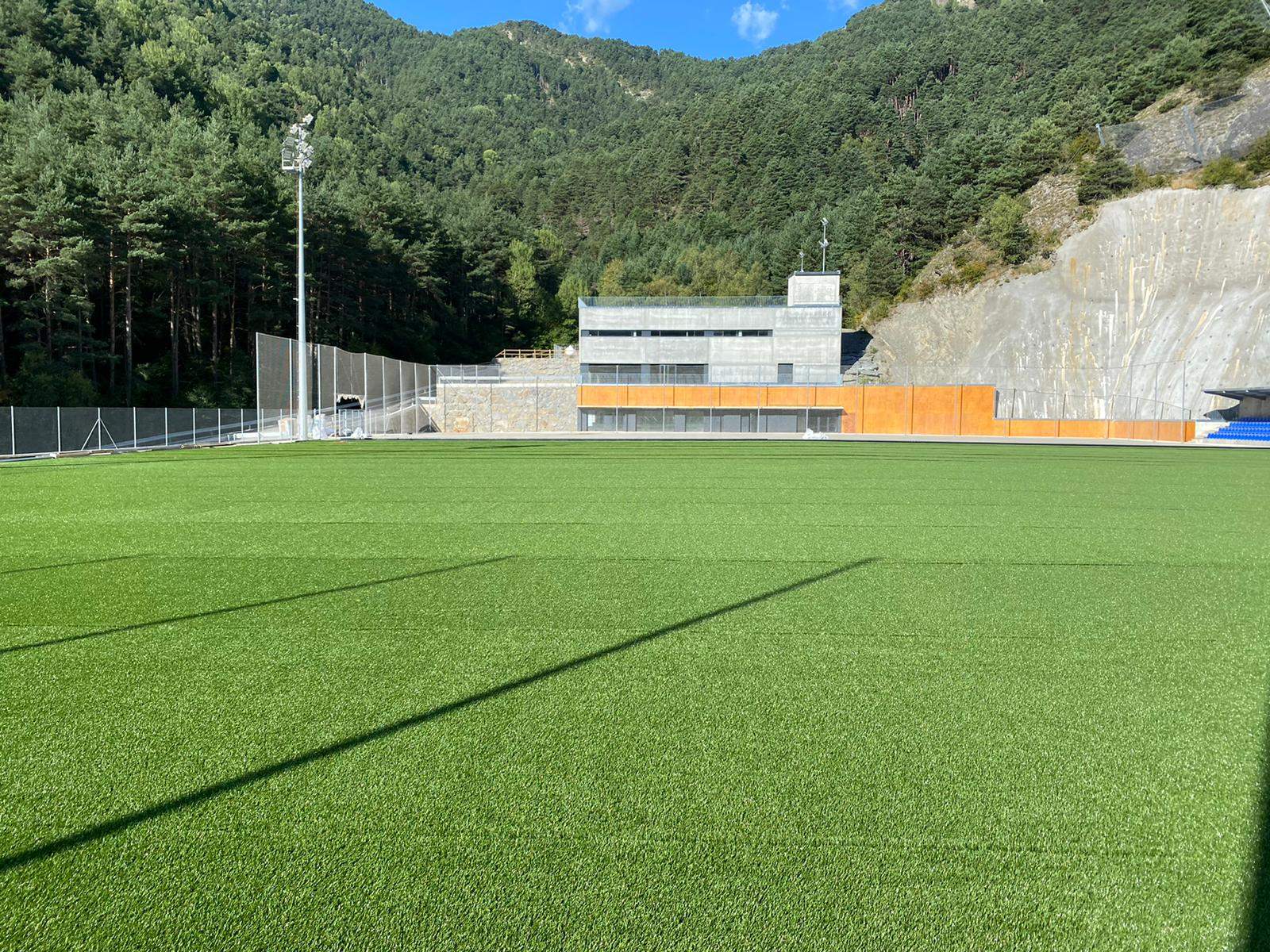 La gespa ja està col·locada.