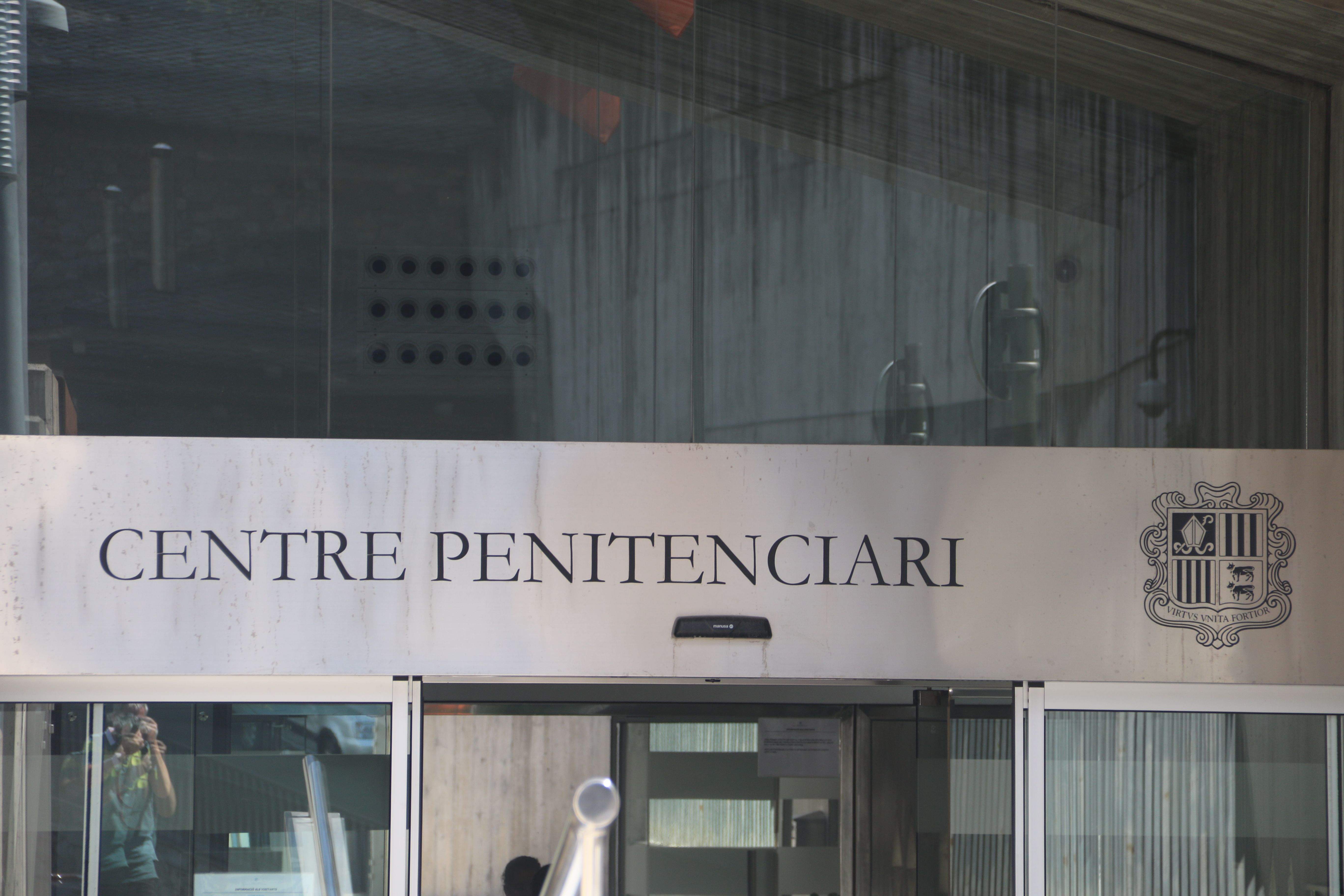 Entrada al centre penitenciari.