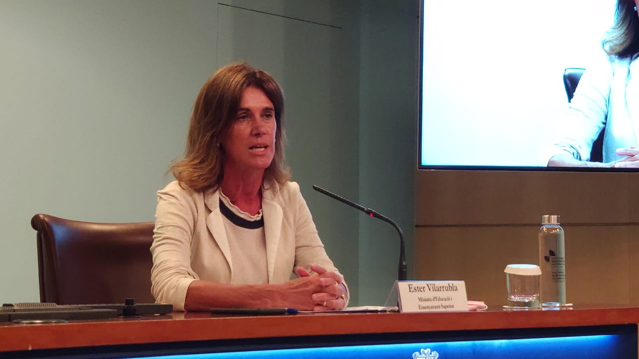 La ministra d'Educació i Ensenyament Superior, Ester Vilarrubla durant una roda de premsa