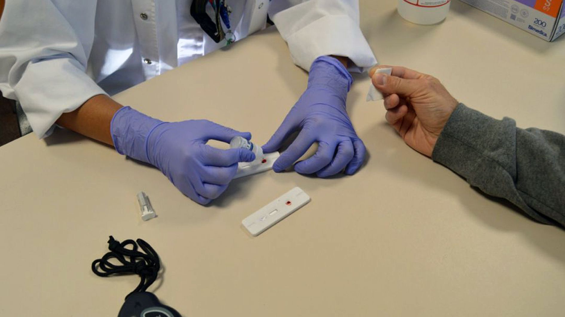 Test serològic a l'hospital. Test serològic a l'hospital.