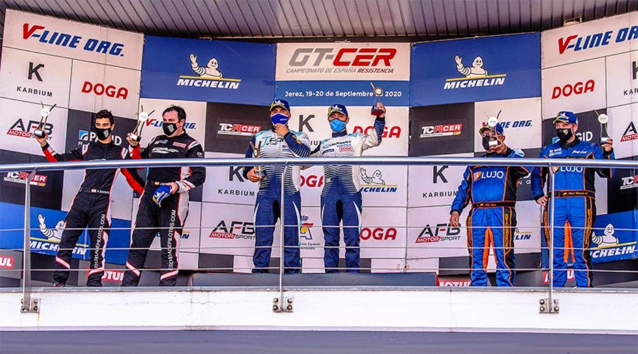 Font i Vinyes a l'esglaó més alt del podi del circuit de Jerez.