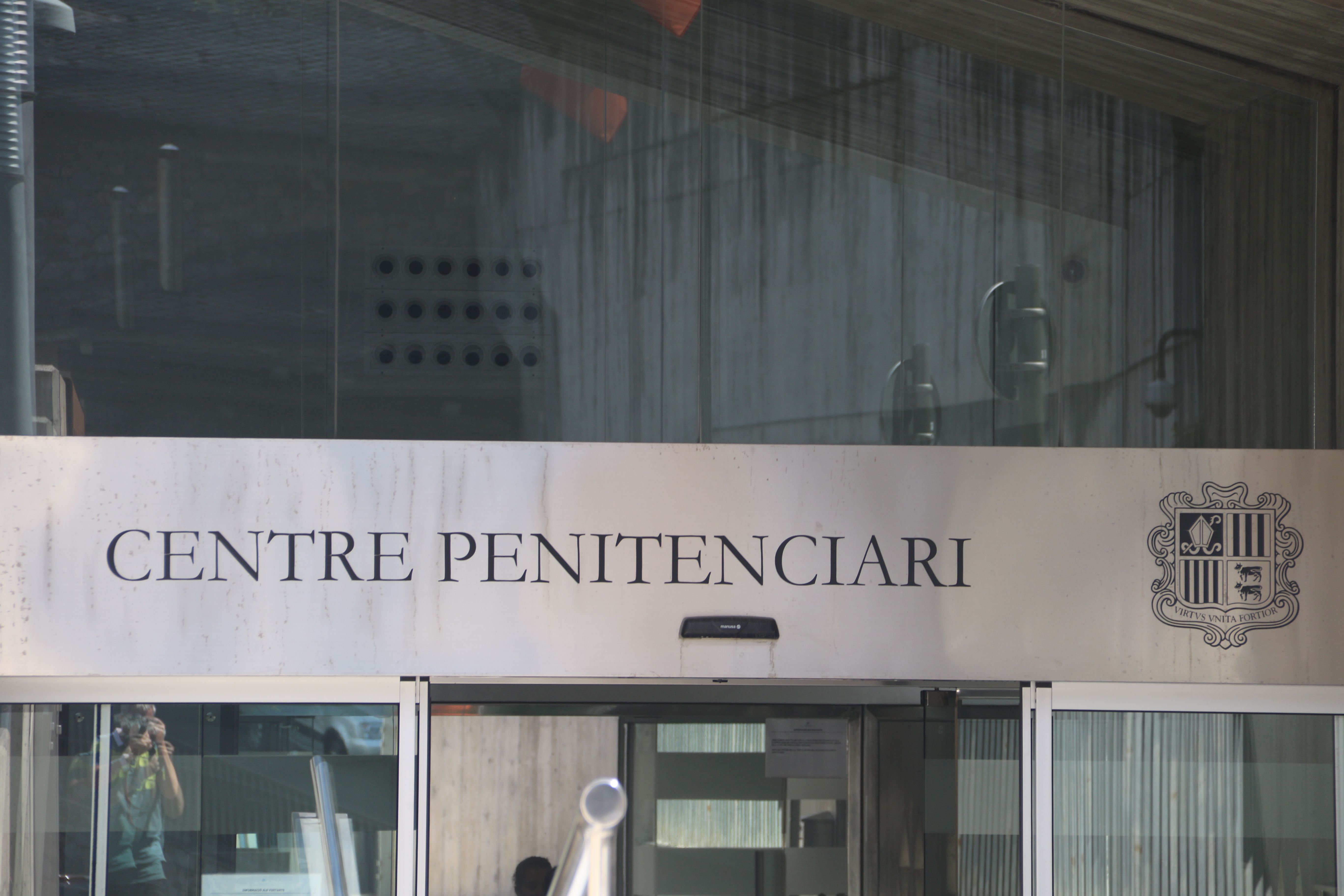 Entrada principal al centre penitenciari.