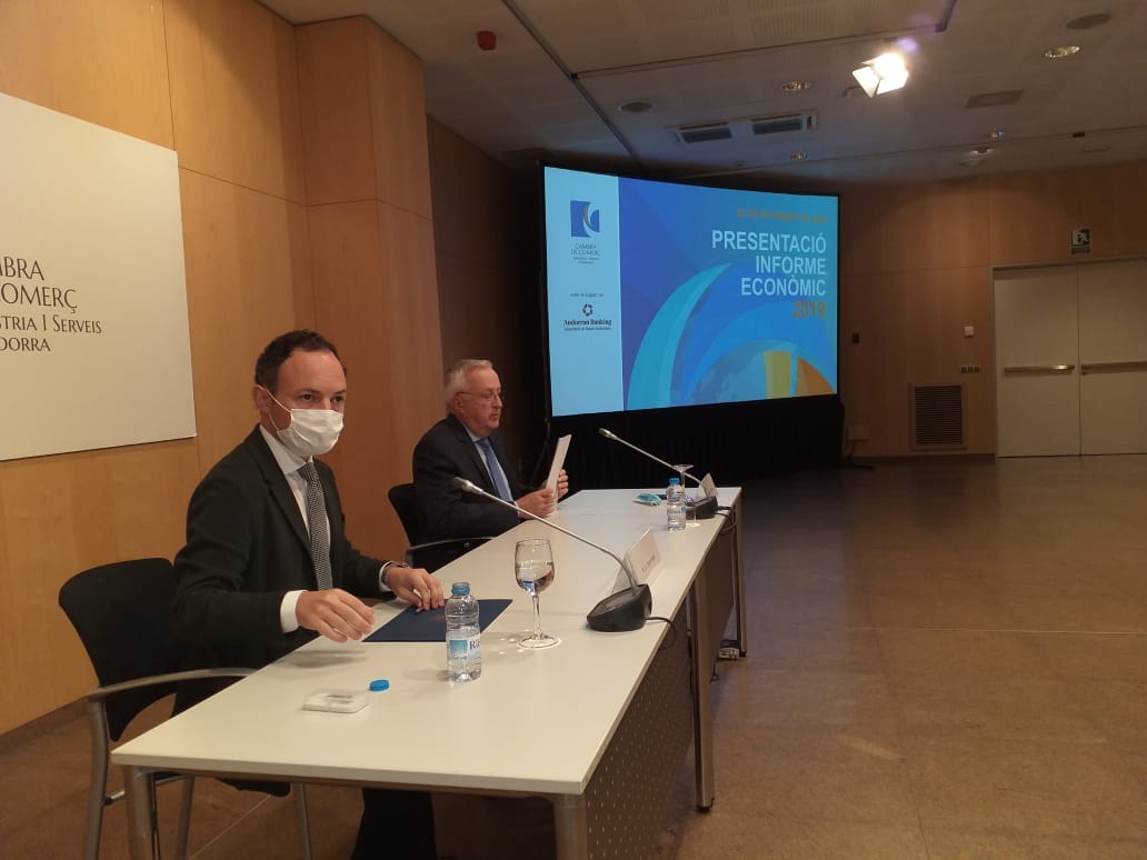 Xavier Espot i Miquel Armengol, durant la presentació de l'informe econòmic. Xavier Espot i Miquel Armengol, durant la presentació de l'informe econòmic.