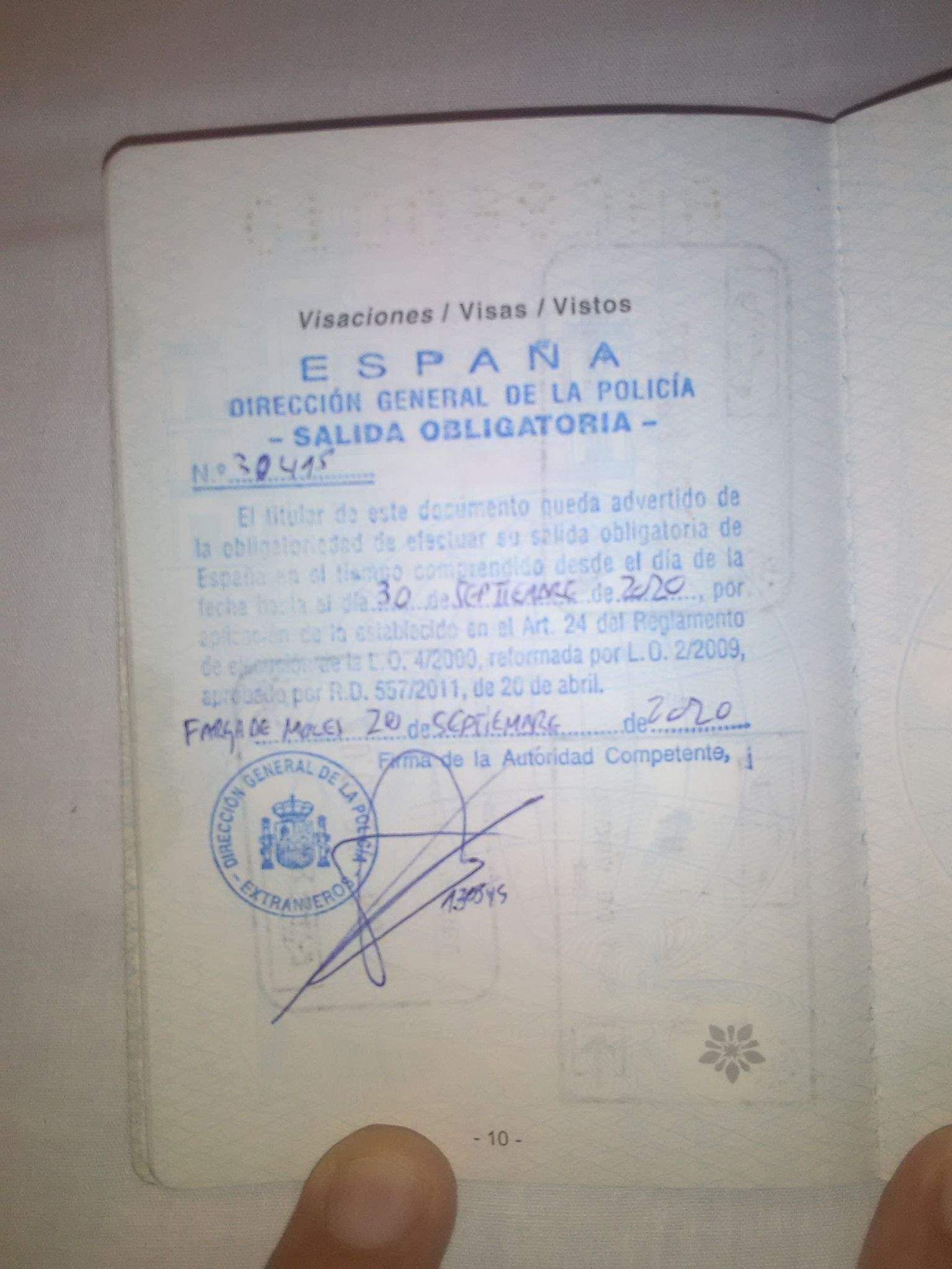 El passaport d'un dels ciutadans a qui no han deixat entrar al país. El passaport d'un dels ciutadans a qui no han deixat entrar al país.