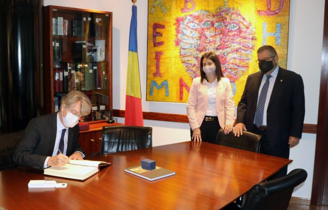 L'ambaixador de França a Andorra i els cònsols d'Encamp durant la reunió